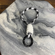 Load image into Gallery viewer, Keychain - Paracord