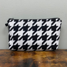 Load image into Gallery viewer, Pouch - Houndstooth